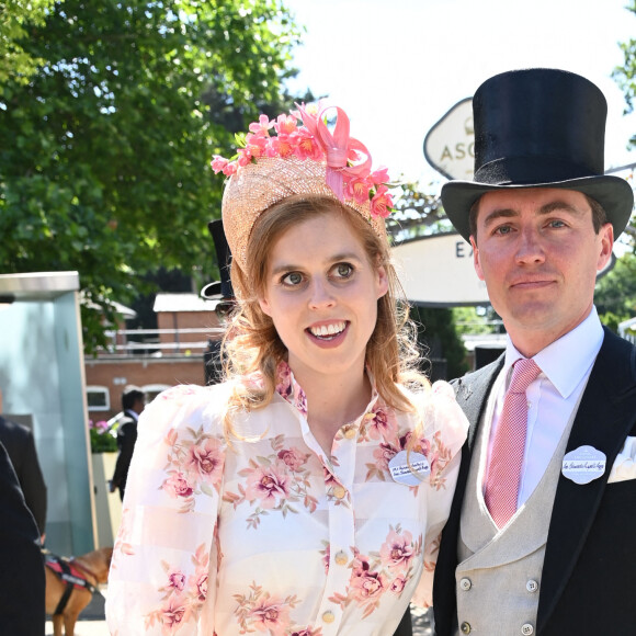 La princesse Beatrice d'York et son mari Edoardo Mapelli Mozzi lors du premier jour de la Royal Ascot 2022 à l'hippodrome d'Ascot dans le Berkshire, Royaume Uni, le 14 juin 2022.