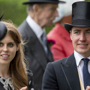 La princesse Beatrice d'York et son mari Edoardo Mapelli Mozzi lors du cinquième et dernier jour de la Royal Ascot 2022 à l'hippodrome d'Ascot, Berkshire, Royaume Uni, le 18 juin 2022.