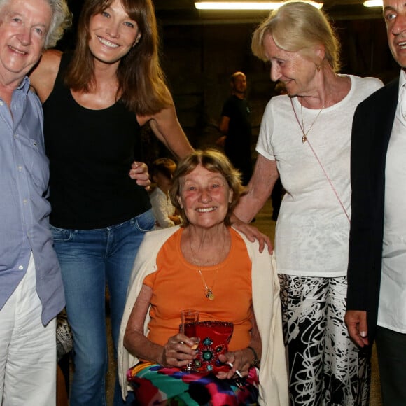 Exclusif - Guest, Carla Bruni-Sarkozy avec son mari Nicolas Sarkozy et sa mère Marisa Borini - Backstage du concert de Carla Bruni-Sarkozy au théâtre de Verdure du Grand Jardin à Le Lavandou le 23 juillet 2019. © Dominique Jacovides-Cyril Moreau/Bestimage