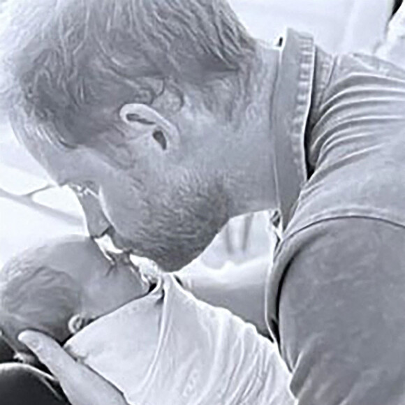 Le prince Harry, duc de Sussex et Meghan Markle, duchesse de Sussex, dévoilent des photos de leur fille Lilibet, 1 an, dans le 6ème épisode du documentaire "Harry & Meghan" (Netflix). Le 15 décembre 2022. 