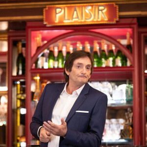 Exclusif - Pierre Palmade - Enregistrement de l'émission "Le Grand Restaurant" à Paris, qui sera diffusée le 3 février 2021 sur M6 P.Palmade rouvre les portes de son Grand Restaurant pour une soirée exceptionnelle sur M6. Notre hôte aura fort à faire pour satisfaire tous ses clients tout en empêchant sa mère (M.Villalonga), sa concurrente (F.Foresti) et son mari cuisinier (J.Leduc) de transformer la soirée en désastre. Au fil des tables, on découvrira des saynètes parfois burlesques, parfois tendres, parfois décapantes, absurdes, transgressives... le tout avec un casting 5 étoiles jamais vu en télévision, mélangeant les genres et les générations. Jamais une fiction n'a réuni autant de talents à la télévision : plus de 30 grands comédiens entourent P.Palmade lors de la réouverture de son Grand Restaurant. © Philippe Leroux / Bestimage 