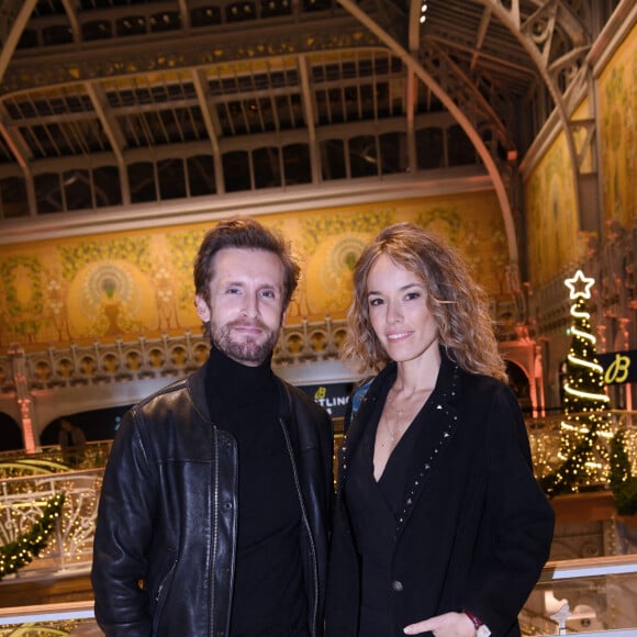 Exclusif - Elodie Fontan et son compagnon Philippe Lacheau - Dîner de charité Breitling à la Samaritaine pour l'association "Premiers de Cordée" à Paris le 14 novembre 2022. L'associationPremiers de Cordée propose des animations sportives auprès des enfants hospitalisés. ADN de l'association depuis sa création, ce programme comprend de nombreuses actions pour initier un maximum d'enfants malades et/ou en situation de handicap à la pratique sportive. © Rachid Bellak/Bestimage 