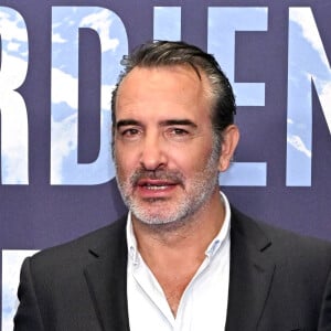 Jean Dujardin durant l'avant première mondiale au Grimaldi Forum à Monaco, le 9 février 2023, du film "Les gardiennes de la planète" réalisé par Jean-Albert Lièvre et raconté par J.Dujardin. Ce film est inspiré par le poème d'Heathcote Williams, "Whale Nation". Il nous fait découvrir le Groenland, le Mexique, l'Argentine, la Polynésie, mais aussi la Bretagne, la Méditerranée et la Normandie, l'Afrique du sud, l'Australie, le Tonga, le Kamtchatka ou encore l'Antarctique, Hawaï, et la Norvège. L'histoire commence par une baleine à bosse échouée sur un rivage isolé. Alors qu'un groupe d'hommes et de femmes organise son sauvetage, on découvre l'histoire extraordinaire des cétacés, citoyens des océans du monde, essentiels à l'écosystème de la planète depuis plus de 50 millions d'années. La sortie en salle se fera le 22 février. © Bruno Bebert / Bestimage 