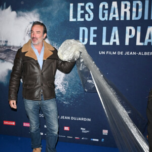 Jean Dujardin à la première du film "Les gardiennes de la planète" au cinéma Pathé Wepler à Paris, France, le 12 février 2023. © Coadic Guirec/Bestimage 