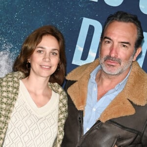 Jean Dujardin et sa compagne Nathalie Péchalat à la première du film "Les gardiennes de la planète" au cinéma Pathé Wepler à Paris. © Coadic Guirec/Bestimage 