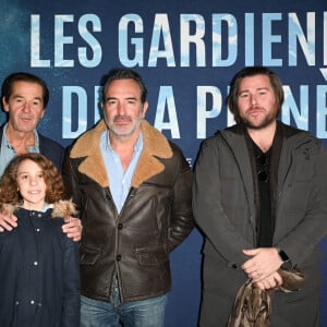 Jean-Albert Lièvre, Maya Hernandez, Jean Dujardin et Julien Seul à la première du film "Les gardiennes de la planète" au cinéma Pathé Wepler à Paris, France, le 12 février 2023. © Coadic Guirec/Bestimage 