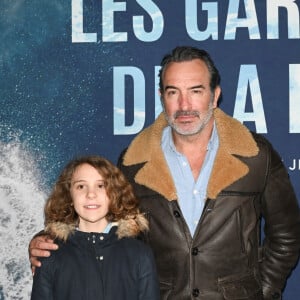 Jean Dujardin et Maya Hernandez à la première du film "Les gardiennes de la planète" au cinéma Pathé Wepler à Paris, France, le 12 février 2023. © Coadic Guirec/Bestimage 