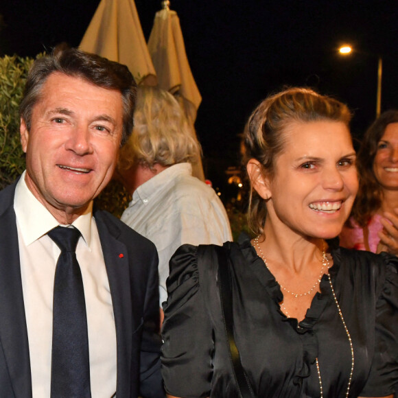 Exclusif - Christian Estrosi, le maire de Nice, et sa femme Laura Tenoudji Estrosi durant la soirée électorale du 1er tour des élections législatives 2022 à Nice le 12 juin 2022. Le maire de Nice, Christian Estrosi, peut être relativement satisfait, tous les candidats du parti Horizons ou de la majorité présidentielle sont au second tour dans les différentes circonscriptions des Alpes-Maritimes, et notamment à Nice avec Marine Brenier, députée sortante, arrivée en première position, ou Philippe Pradal et Graig Monetti arrivés second. Graig Monetti se retrouvera donc au second tour face à Eric Ciotti, député sortant LR. © Bruno Bebert / Bestimage