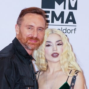 Ava Max and David Guetta au photocall des "MTV Europe Music Awards 2022" à Dusseldorf, le 13 novembre 2022.