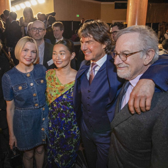 Michelle Williams, Hong Chau, Tom Cruise et Steven Spielberg au déjeuner des nominés de la 95e cérémonie des Oscars à Beverly Hills. Los Angeles, le 13 février 2023.
