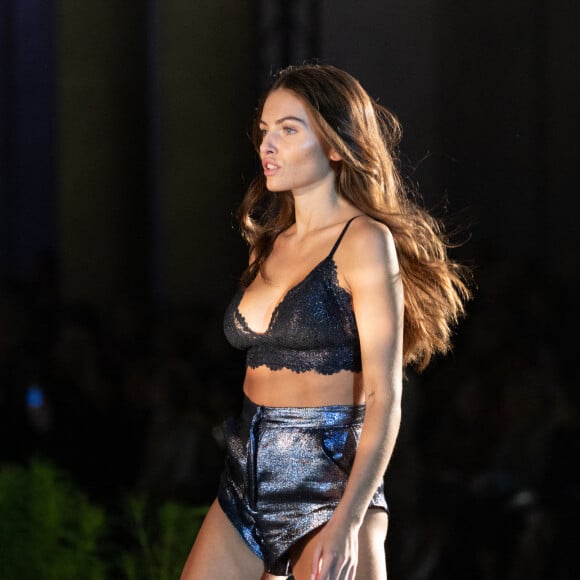 Thylane Blondeau Défilé Etam Live Show 2022 dans les jardins des Archives Nationales lors de la fashion week printemps/été 2023 le 27 septembre 2022 © Agence Bestimage 