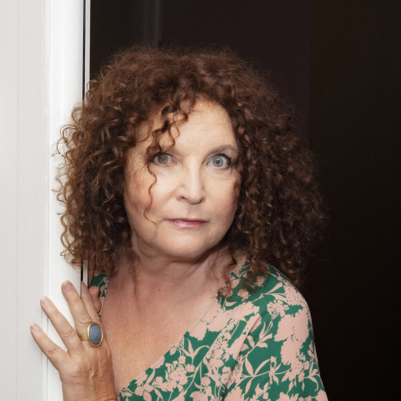 Valérie Mairesse est maman de deux enfants : Tina née en 1987 de son mariage avec François, un régisseur de spectacles...
Exclusif - Valérie Mairesse - Backstage de l'enregistrement de l'émission "Les Grosses Têtes Prime", présentée par L.Ruquier et diffusée le 2 octobre 2022 © Jack Tribeca / Bestimage