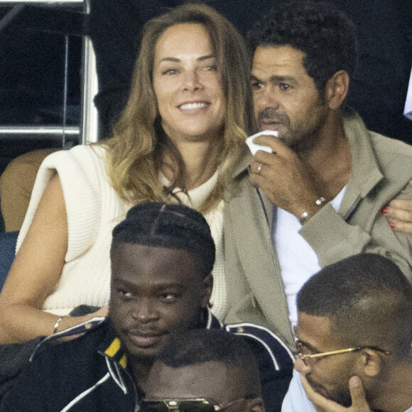 Mélissa Theuriau et son mari Jamel Debbouze - People assistent au match aller de la Ligue des Champions entre le Paris Saint-Germain et la Juventus (2-1) au Parc des Princes à Paris le 6 septembre 2022.