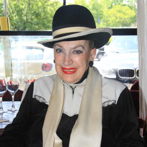 Fatiguée et âgée, Geneviève de Fontenay ne sort presque plus de chez elle.
Exclusif - Geneviève de Fontenay - Déjeuner à la brasserie Les Fontaines à Paris. © Baldini / Bestimage