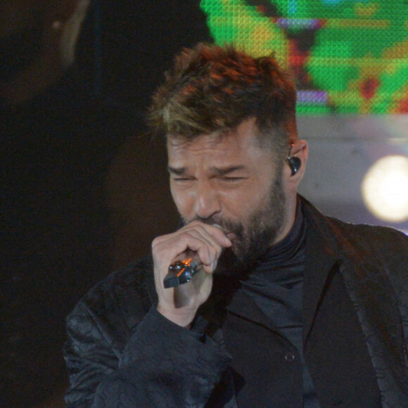 Ricky Martin sur scène lors de sa tournée "Movimiento Tour" à Mexico, le 8 mars 2022. 