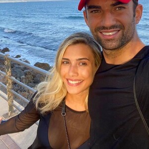 Une photo qui a beaucoup plu à Enzo Zidane, qui n'a pas hésité à envoyer de nombreux emojis en commentaire pour partager tout son amour.
Enzo Zidane et sa chérie Karen Goncalves en août 2020.
