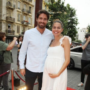 Elsa Leeb enceinte pour son anniversaire, elle partage d'émouvants clichés
Tom Leeb et sa soeur Elsa Leeb (enceinte) à la première du film "Boite Noire" dans le cadre du Festival CINEROMAN au cinéma Pathé Gare du Sud à Nice, France, le 19 juin 2021. © Denis Guignebourg/Bestimage 