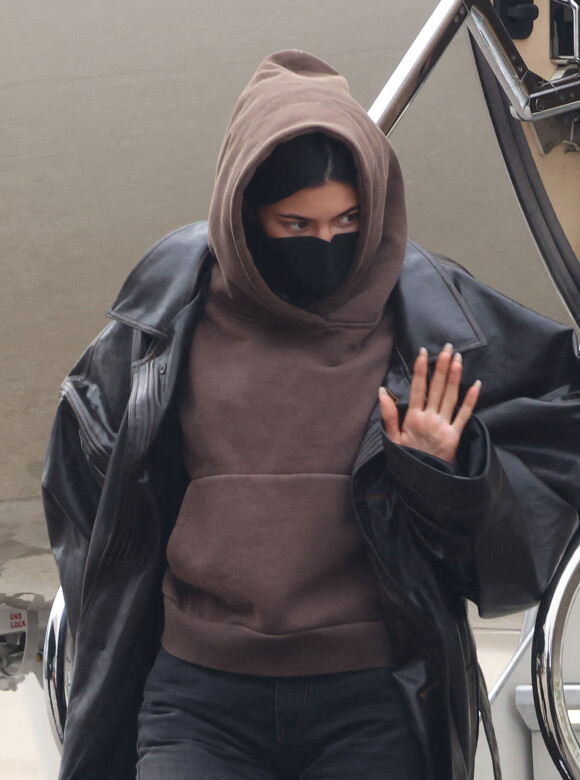 Exclusif - Kylie Jenner arrive à Paris avec son jet privé pour assister à la fashion week de Paris (PFW) le 21 janvier 2023.
