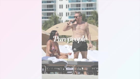 David Guetta super musclé à 55 ans : virée à la plage avec sa jeune compagne, divine en bikini string
