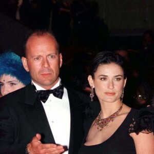 Demi Moore et Bruce Willis en haut des marches du festival de Cannes le 7 mai 1997.