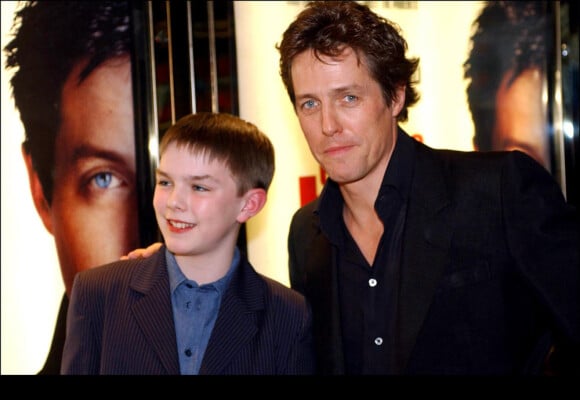 Nicholas Hoult au côté de Hugh Grant pour Pour un Garçon en 2002