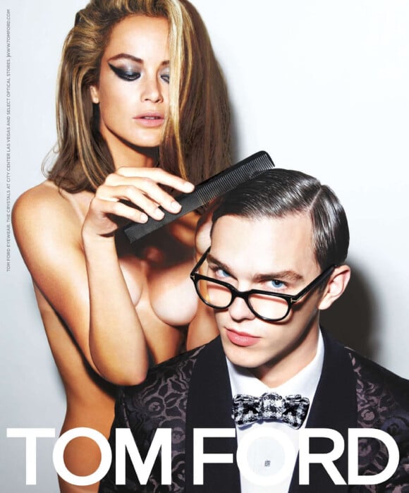 Nicholas Hoult au côté de Carolyn Murphy pour la campagne de lunettes Tom Ford