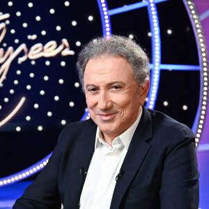 "Le Parisien" affirme que les résultats d'examens auraient permis de découvrir des "éléments de récidive" après la lourde opération qu'il a subie en 2020
Exclusif - Michel Drucker lors de l'enregistrement de l'émission "Il était une fois "Champs-Elysées" au studio Gabriel, diffusée sur France 3 les 21 et 28 Décembre 2022. Paris. Le 5 décembre 2022. © Guillaume Gaffiot / Bestimage 