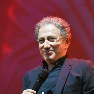 Exclusif - Michel Drucker - Soirée du 20ème anniversaire de la chaîne Mélody TV à l'Olympia de Paris le 8 juin 2022. Depuis 20 ans, retrouvez les plus grands moments de la télévision dans des émissions de variétés incontournables, des concerts mythiques, des documentaires rares, des plages de clips collector. La chaîne Melody c'est aussi une expertise de la musique à travers ses émissions, les experts de la chanson française et internationale vous dévoilent les petits secrets des légendes de la musique. Melody a fait le choix éditorial de mettre en avant le patrimoine de la variété française, des premiers tubes d'une multitude d'artistes. © Coadic Guirec - Giancarlo Gorassini/Bestimage 