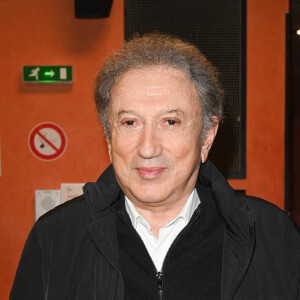 Exclusif - Michel Drucker - People en backstage du concert événementt à l'Olympia à Paris le 30 octobre 2021 avant d'entamer une tournéee début 2022. Le chanteur sortira en janvier 2022 pour la première fois un album de duo avec un album Jean-Baptiste Guégan, Benabar, Laurent Voulzy, Michèle Torr, Roberto Alagna, Dave, Daniel Levi et Amaury Vassili © Coadic Guirec/Bestimage 