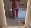 Lundi 27 février 2023, elle a notamment posté une vidéo d'elle, à moitié nue.
Cindy Poumeyrol se dévoile enceinte et presque nue sur Instagram.