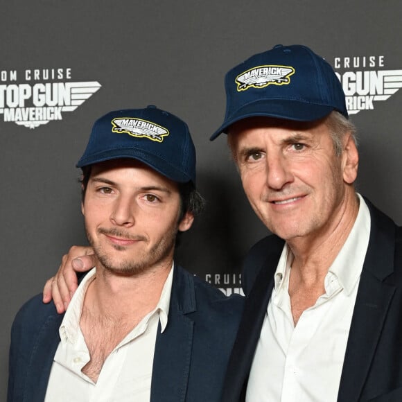 Bernard de La Villardière avec son fils Nicolas - Avant-première du film "Top Gun Maverick" à l'UGC Normandie à Paris le 19 mai 2022. © Coadic Guirec/Bestimage