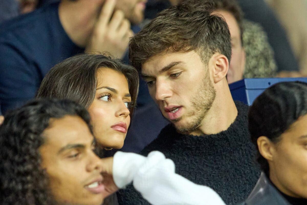 Photo : Côté coeur, Pierre Gasly est en couple avec la sublime Kika Gomes  depuis plusieurs mois maintenant Pierre Gasly et Kika Cerqueira Gomes -  People au match de Ligue 1 Uber