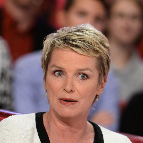 Elise Lucet - Enregistrement de l'émission "Vivement Dimanche" à Paris le 29 Septembre 2015 et qui sera diffusée le 04 Octobre 2015. - Invité principal Christophe Willem