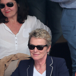 Elise Lucet - People dans les tribunes des Internationaux de France de Tennis de Roland Garros à Paris. Le 9 juin 2018 © Cyril Moreau / Bestimage 
