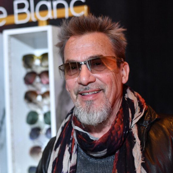 Florent Pagny - Pour célébrer l'anniversaire de sa Maison, Nathalie Blanc réunissait, ce vendredi, les amis de la marque pour assister à un événement exclusif au Café de l'Homme, face à la Tour Eiffel. La maison a dévoilé sa dernière collection "Lazy Crazy Night in my Palace" lors de la soirée, en off du SILMO, le salon international de l'optique. Les célébrités, influenceurs, journalistes et opticiens ont pu découvrir les modèles en avant-première et M.Gardot a fait la surprise de venir chanter pour son amie Nathalie Blanc. Paris le 24 septembre 2021. © Bellak - Perusseau / Bestimage
