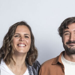 Exclusif - Juan Arbelaez, Laure Manaudou et son mari Jeremy Frerot, Laury Thilleman - Backstage - Enregistrement de l'émission "La Chanson secrète 11" à Paris, diffusée le 24 juin sur TF1. Le 15 janvier 2022 Après le succès des précédentes éditions, « LA CHANSON SECRETE », présentée par N.Aliagas et produite par DMLS TV, revient sur TF1. 8 artistes ne savent rien de ce qui va se passer pour eux ! Ils ont accepté de jouer le jeu, de se laisser totalement surprendre, émouvoir, parfois même déstabiliser car ils vont découvrir en même temps que les téléspectateurs une surprise : une chanson qui leur est chère revisitée et réinterprétée par un artiste. Des mises en scène spectaculaires au service de l’émotion… Et des émotions fortes pour l’artiste assis dans le fauteuil grâce à la venue sur le plateau de proches et d’invités inattendus. Les téléspectateurs seront aux premières loges pour vivre ces moments d’intimité musicale rare. Dans ce nouveau numéro, un couple rare en télévision, un chef étoilé, un invité piégé venu pour répéter une surprise à un autre guest sans s'attendre à être lui-même invité dans le fauteuil, des participants exceptionnels tels que le frère d'un guest pour la première fois en France... © Cyril Moreau / Bestimage