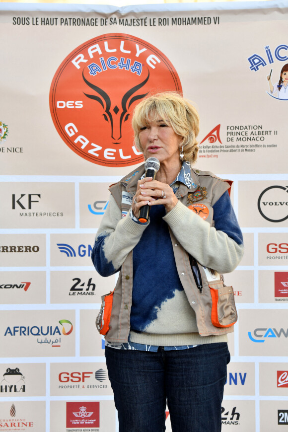 La princesse a donné le départ de la 32ème édition du Rallye des Gazelles.
La princesse Stéphanie de Monaco, accompagnée de Dominique Serra, fondatrice et organisatrice du rallye, mais aussi de la ministre de l'économie et des finances du Maroc Nadia Fettah Alaoui et du parrain de coeurde la course, Jean Marc Généreux, a donné le départ de la 32ème édition du Rallye des Gazelles "Rallye Aïcha des e-gazelles" sur la place du palais princier à Monaco, le 4 mars 2023 avant le départ de l'ensemble des équipages à Nice. © Bruno Bebert/Bestimage