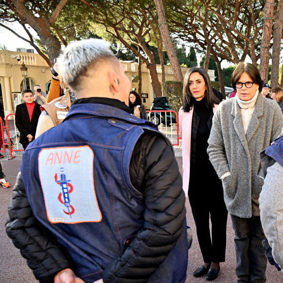 La princesse Stéphanie de Monaco, accompagnée de Dominique Serra, fondatrice et organisatrice du rallye, mais aussi de la ministre de l'économie et des finances du Maroc Nadia Fettah Alaoui et du parrain de coeurde la course, Jean Marc Généreux, a donné le départ de la 32ème édition du Rallye des Gazelles "Rallye Aïcha des e-gazelles" sur la place du palais princier à Monaco, le 4 mars 2023 avant le départ de l'ensemble des équipages à Nice. © Bruno Bebert/Bestimage
