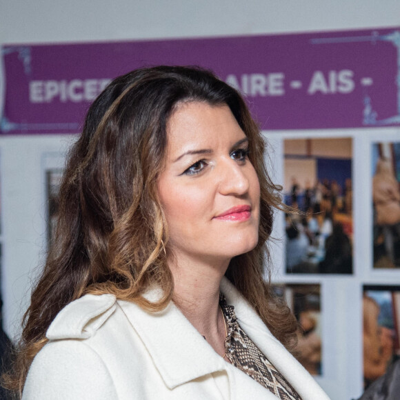 Marlène Schiappa, secrétaire d'Etat, chargée de l'Économie sociale et solidaire et de la Vie associative et le député Mathieu Lefèvre se rendent à l'association "Action Insertion Solidarité" à Champigny-sur-Marne, France, le 13 janvier 2023. © Baptiste Autissier/Panoramic/bestimage