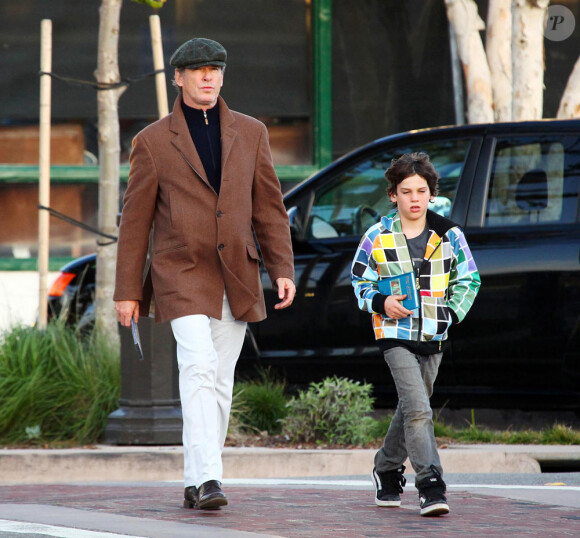 Pierce Brosnan et son fils Dylan (février 2010)