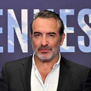 Jean Dujardin durant l'avant première mondiale au Grimaldi Forum à Monaco, le 9 février 2023, du film "Les gardiennes de la planète" réalisé par Jean-Albert Lièvre et raconté par J.Dujardin. Ce film est inspiré par le poème d'Heathcote Williams, "Whale Nation". Il nous fait découvrir le Groenland, le Mexique, l'Argentine, la Polynésie, mais aussi la Bretagne, la Méditerranée et la Normandie, l'Afrique du sud, l'Australie, le Tonga, le Kamtchatka ou encore l'Antarctique, Hawaï, et la Norvège. L'histoire commence par une baleine à bosse échouée sur un rivage isolé. Alors qu'un groupe d'hommes et de femmes organise son sauvetage, on découvre l'histoire extraordinaire des cétacés, citoyens des océans du monde, essentiels à l'écosystème de la planète depuis plus de 50 millions d'années. La sortie en salle se fera le 22 février. © Bruno Bebert / Bestimage 