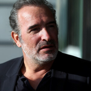 Exclusif - Jean Dujardin et le réalisateur Jean-Albert Lièvre font la promotion du documentaire "Les Gardiennes de la Planète" au Yacht Club de Monaco, le 9 février 2023. Jean Dujardin assure la voix-off de ce long métrage attendu dans les salles le 22 février 2023. © Jean-François Ottonello / Nice Matin / Bestimage 
