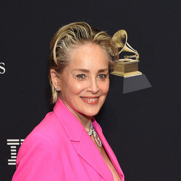 Sharon Stone - People au photocall des "Clive Davis Pre-Grammy" à Los Angeles. Le 4 février 2023 