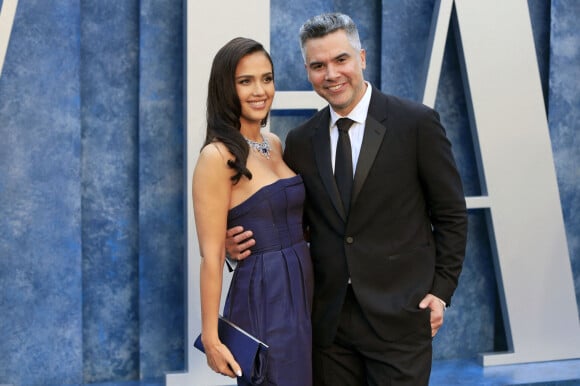 Jessica Alba et Cash Warren ont eux aussi fait une rare sortie.
Jessica Alba et son mari Cash Warren au photocall de la soirée "Vanity Fair" lors de la 95ème édition de la cérémonie des Oscars à Los Angeles, le 12 mars 2023. 