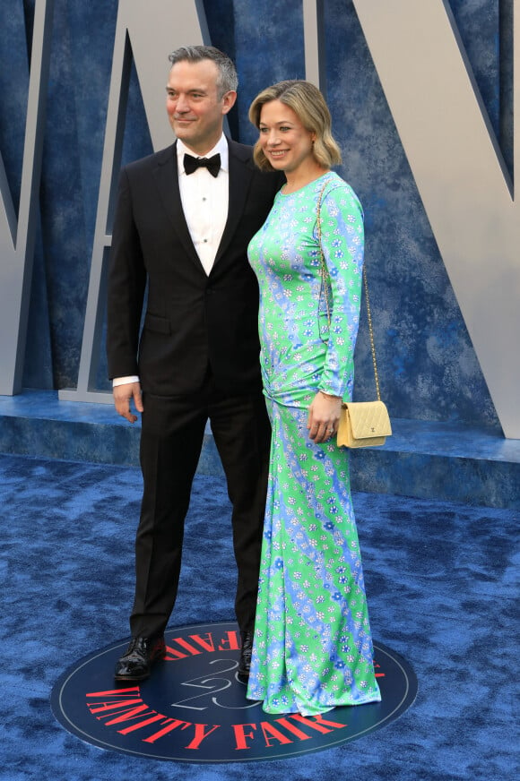 Mike Hogan et Katie Hogan au photocall de la soirée "Vanity Fair" lors de la 95ème édition de la cérémonie des Oscars à Los Angeles, le 12 mars 2023. 