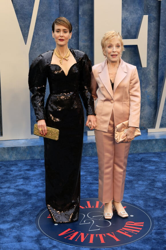 Sarah Paulson et sa compagne Holland Taylor au photocall de la soirée "Vanity Fair" lors de la 95ème édition de la cérémonie des Oscars à Los Angeles, le 12 mars 2023. 