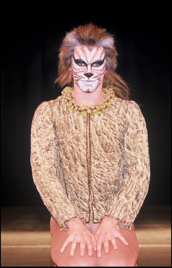 Archives - Patrick Dupond danse "Le chat botte" à Paris en 1985.