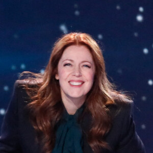 Exclusif - Isabelle Boulay chante "Foule sentimentale" lors de l'émission "Unis face au séisme" à l'Olympia diffusée en direct sur France 2 le 14 mars 2023. Au terme de l'émission, les promesses de dons s'élevaient à 2,3 millions d'euros. Unis face au séisme est un grand concert de solidarité pour les populations turque et syrienne. Pour venir en aide aux milliers de familles victimes des séismes en Turquie et en Syrie, France Télévisions poursuit sa mobilisation aux côtés de la Fondation de France en organisant un grand concert en direct de l'Olympia, mardi 14 mars. L.Salamé et S.Bern ont présenté cette soirée de solidarité à laquelle ont participé des artistes français, turcs et syriens. Le 6 février 2023, deux séismes exceptionnels de magnitude 7,8 et 7,6 ont frappé le sud de la Turquie et le nord-ouest de la Syrie, faisant au moins 52 000 morts et détruisant des milliers d'habitations. Cette catastrophe est la plus meurtrière que la région ait connue depuis des siècles. Plus d'un mois après, la situation reste toujours extrêmement critique et les besoins d'urgence, l'aide alimentaire, l'accès à l'eau potable, la mise à l'abri des populations restent toujours d'actualité, alors que les températures sont particulièrement froides. Dans le nord-ouest de la Syrie, les 180 000 personnes déplacées par le tremblement de terre s'ajoutent aux 2,8 millions de personnes qui vivent déjà dans des conditions difficiles et précaires après avoir été déplacées à plusieurs reprises par la guerre qui dure depuis douze ans. © Christophe Clovis/ Cyril Moreau / Bestimage 