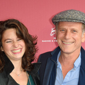 Durant plusieurs années, il a formé un couple avec l'actrice Pauline Cheviller.
Charles Berling et sa compagne Pauline Cheviller - 96ème Qatar Prix de l'Arc de Triomphe à l'Hippodrome de Chantilly le 1er octobre 2017. © Coadic Guirec/Bestimage