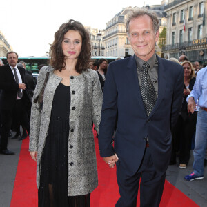 Charles Berling et sa compagne Pauline Cheviller - Arrivée au gala d'ouverture de la saison de danse 2017/2018 du ballet de l'Opéra National de Paris au l'opéra Garnier à Paris, France, le 21 septembre 2017. © Agence/Bestimage